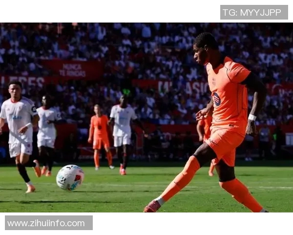 塞维利亚签下巴萨旧将，球队士气高涨备战西甲揭幕战